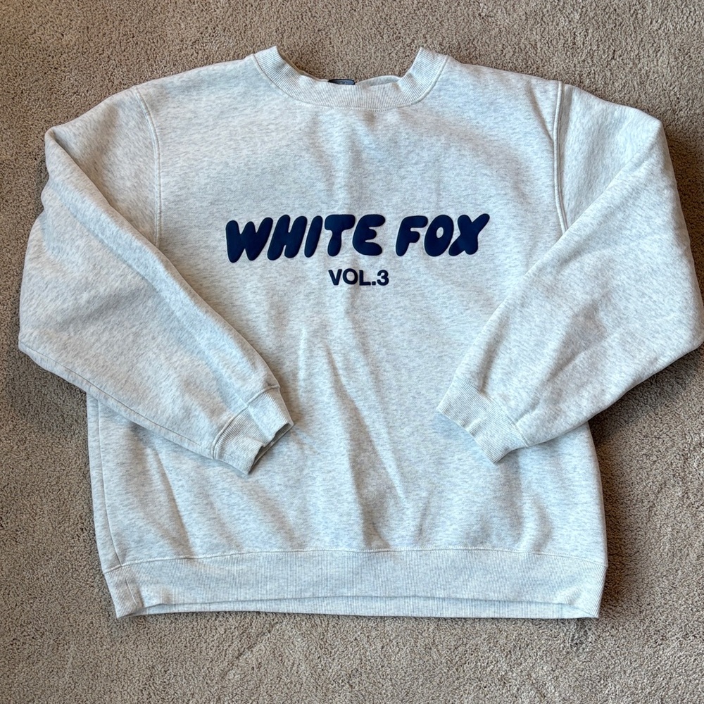 White Fox Boutique Set Gray Crewneck Sweatshirt and Sweatpants